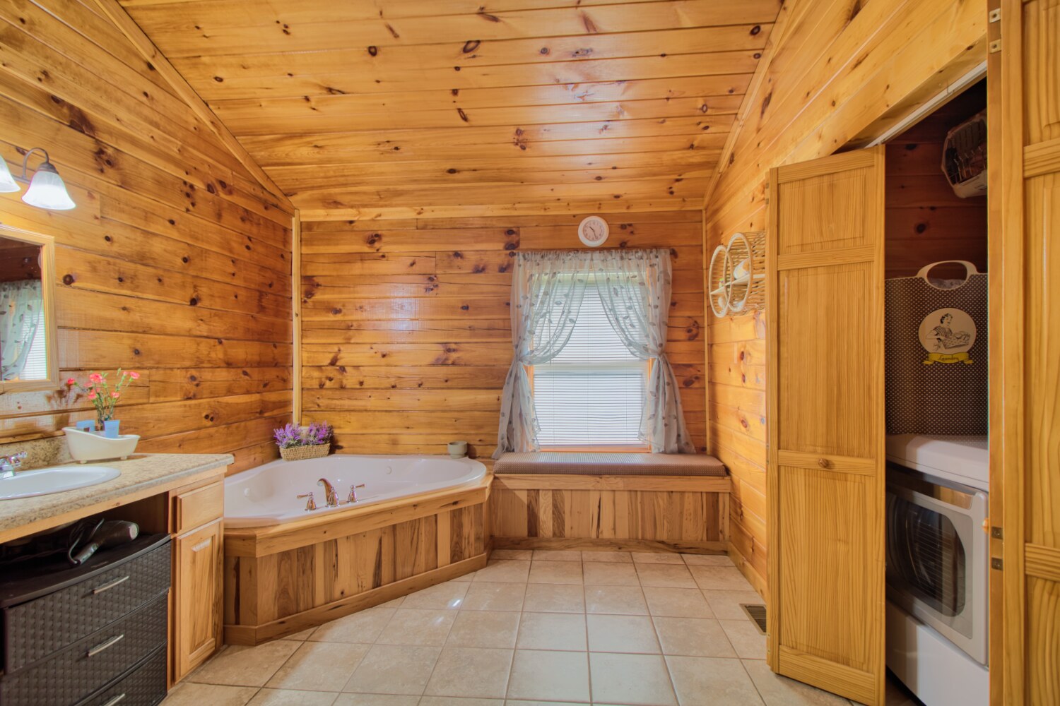 MLS #4410441 | 1.76 acres | Cabin in gated Hearthstone Ridge
