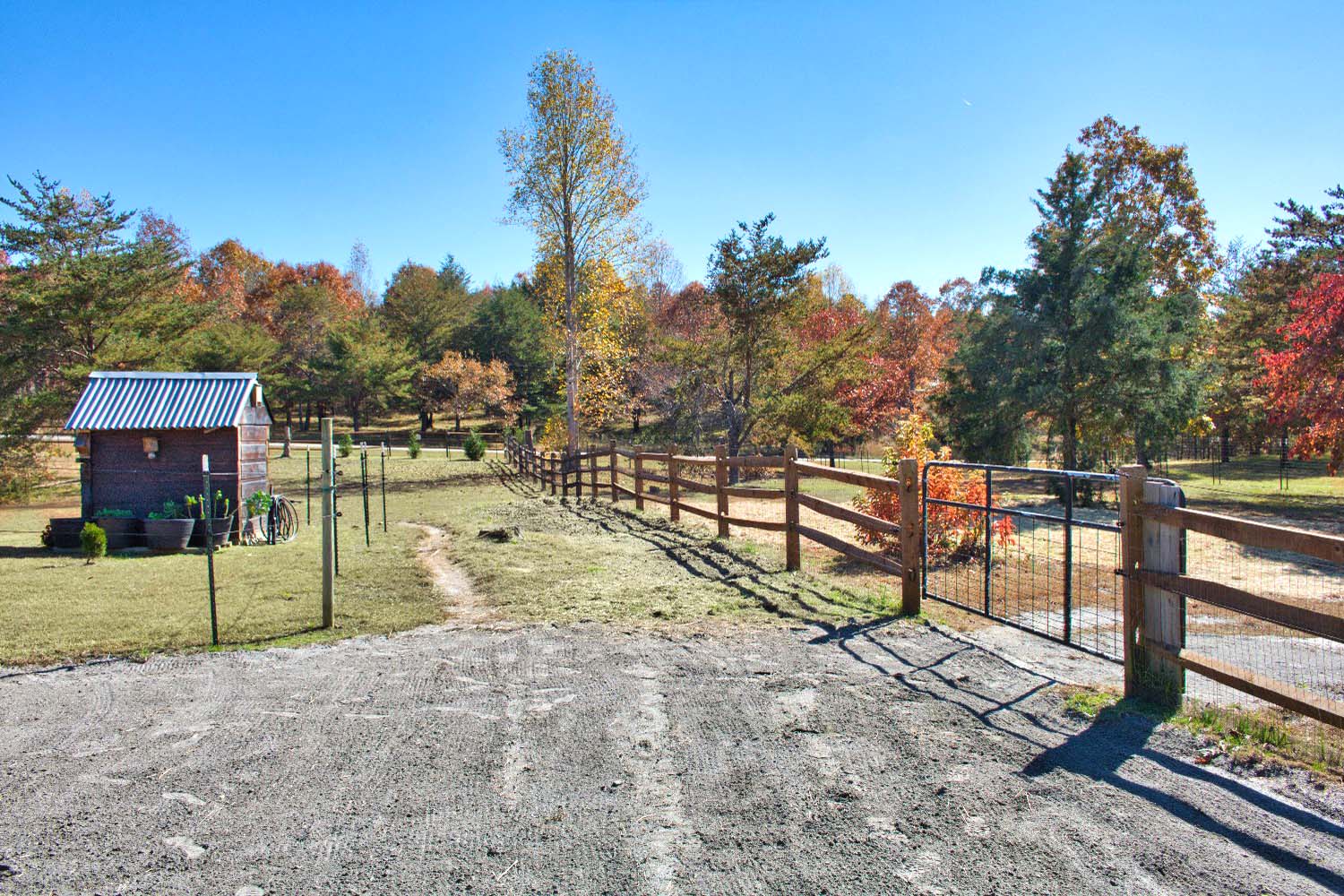 MLS # 4319903 | 2.55 acres | New log cabin w/barn in gated Hearthstone Ridge