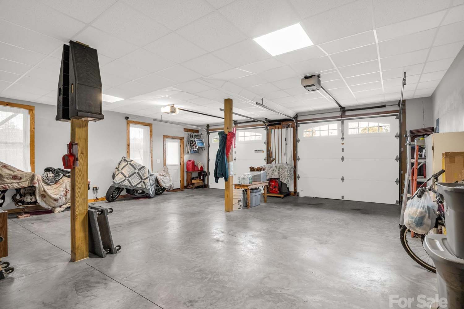 MLS # 4317464 | 4.60 acres | Cabin w/barn in gated Hearthstone Ridge