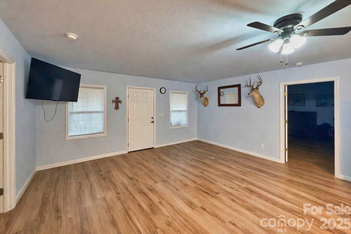 MLS #4333271 | 3.18 acres | Cabin in gated Hearthstone Ridge