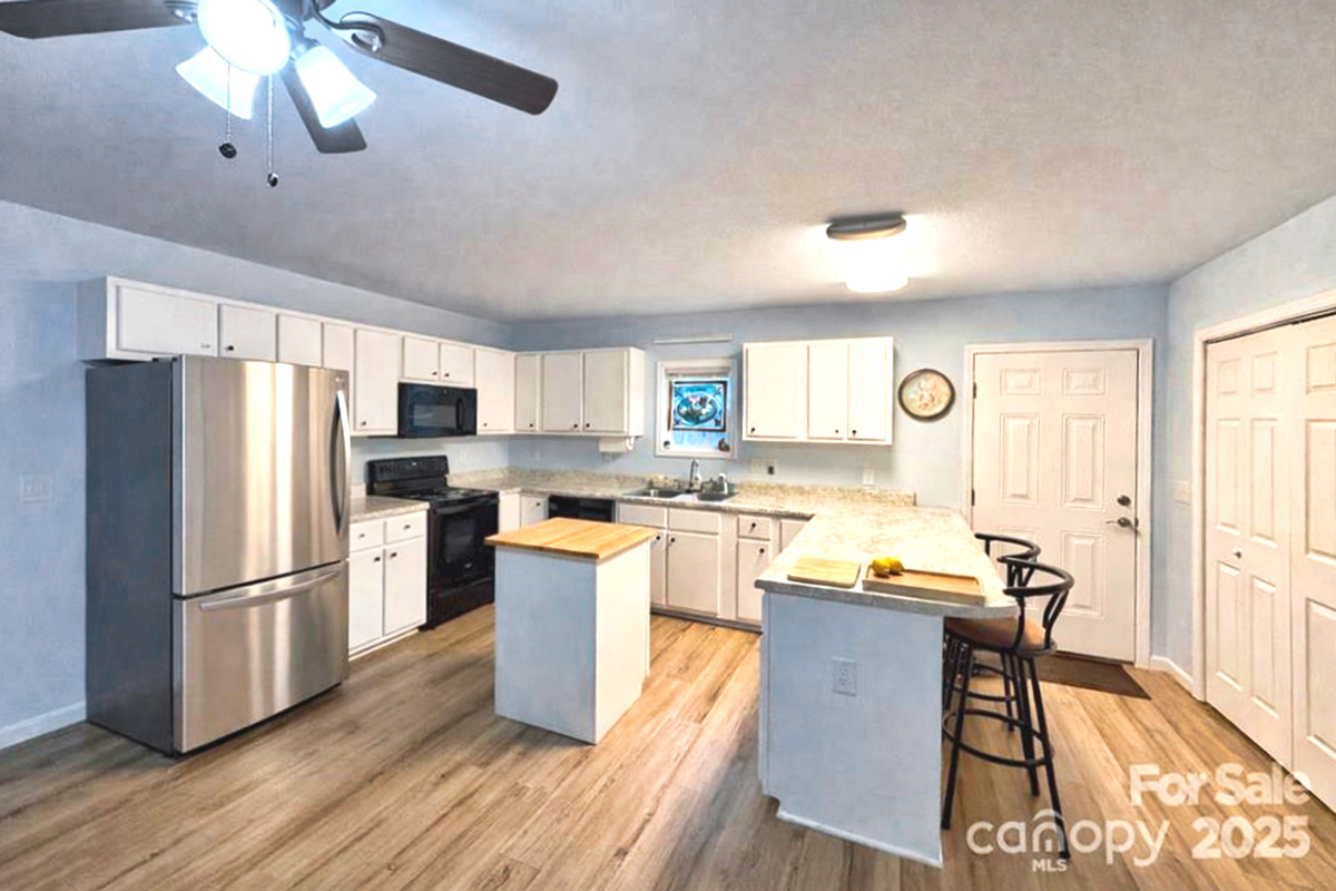 MLS #4333271 | 3.18 acres | Cabin in gated Hearthstone Ridge